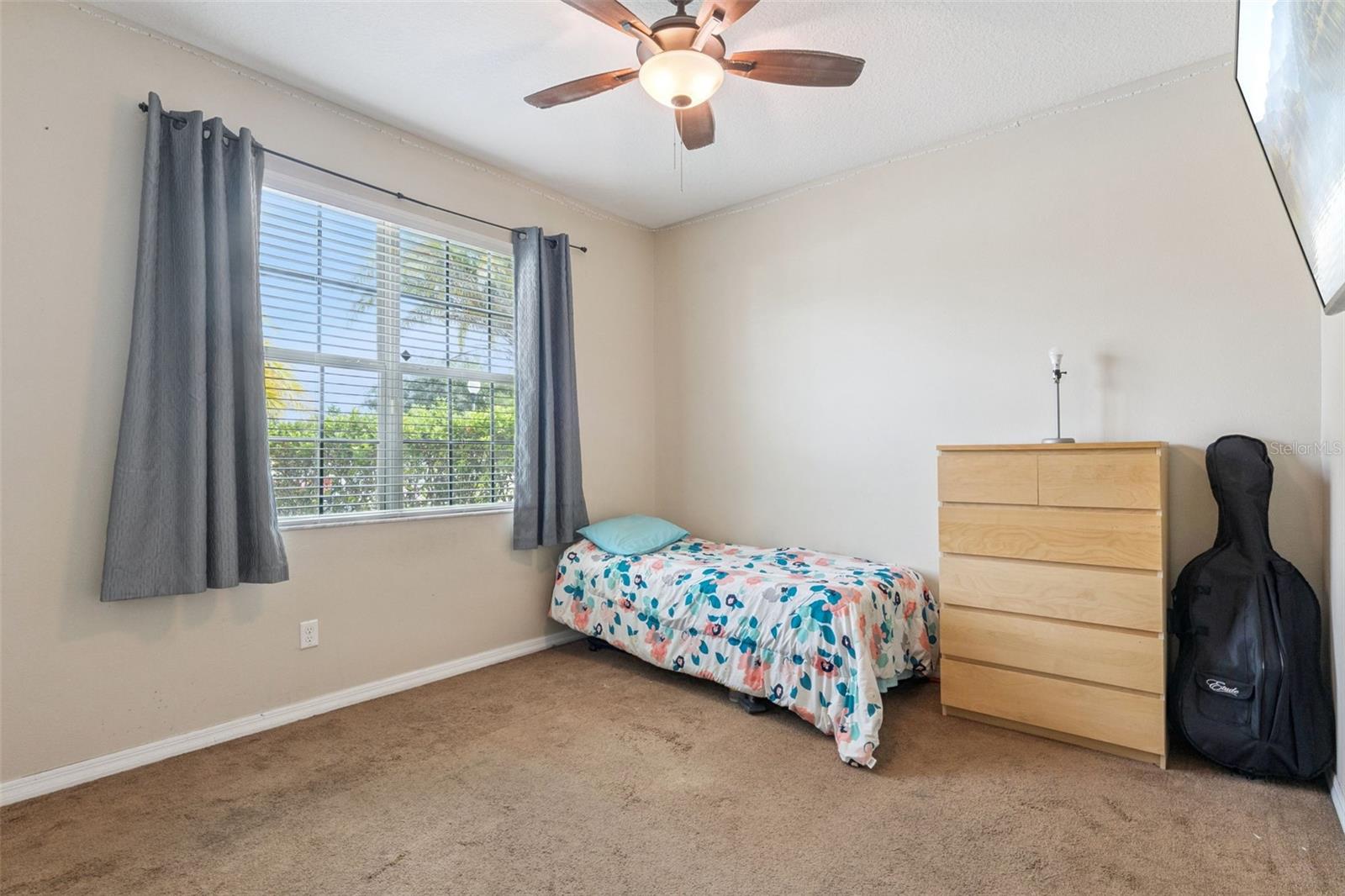 VICTORIA LNDGS - Residential