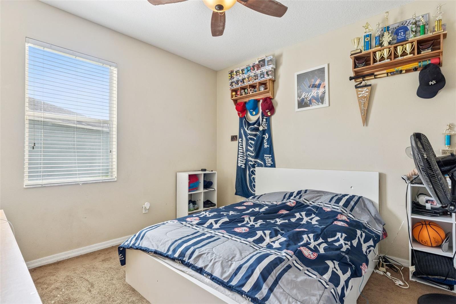 VICTORIA LNDGS - Residential