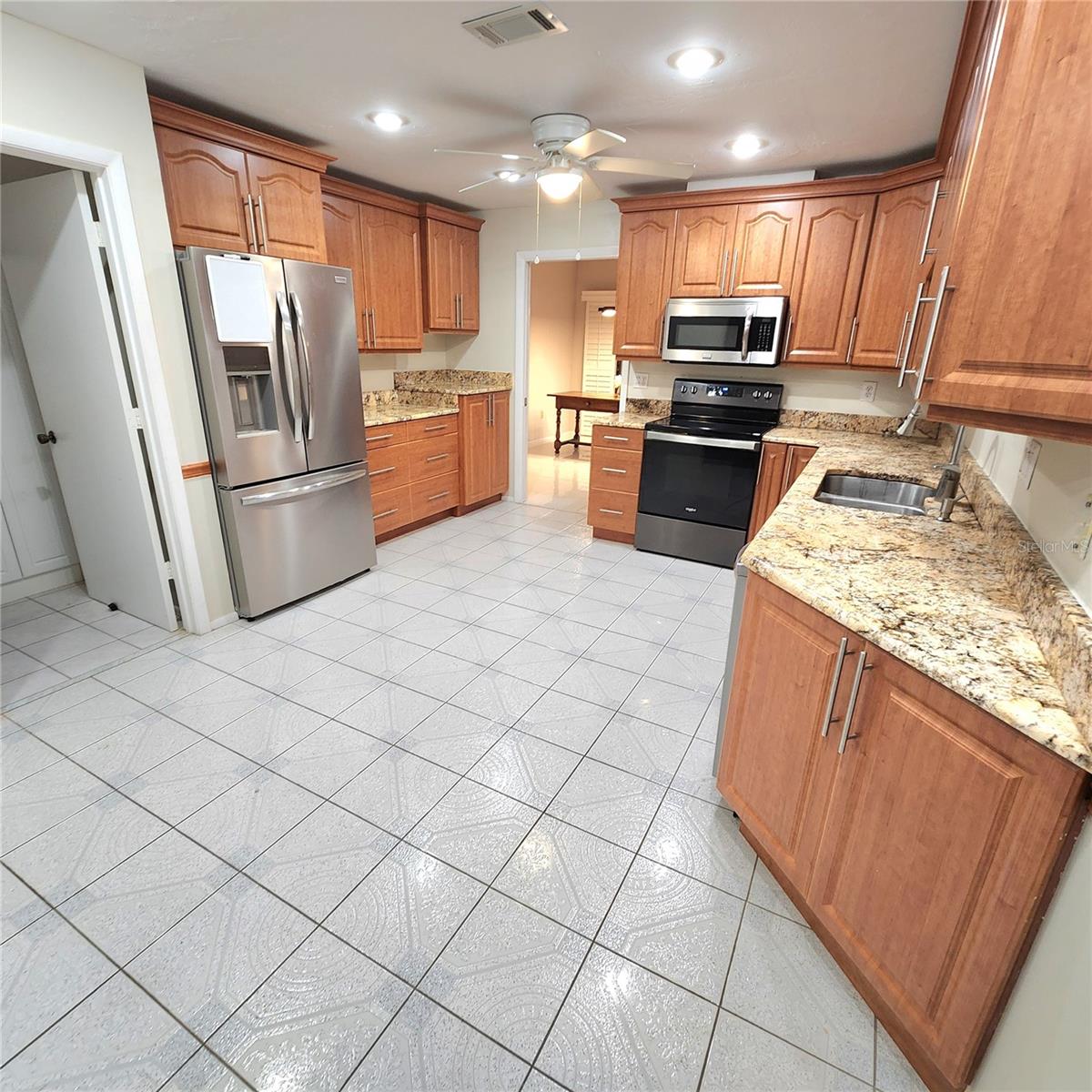 49 SANDSTONE CIRCLE, VENICE, FL, 34293 2 49 SANDSTONE CIRCLE