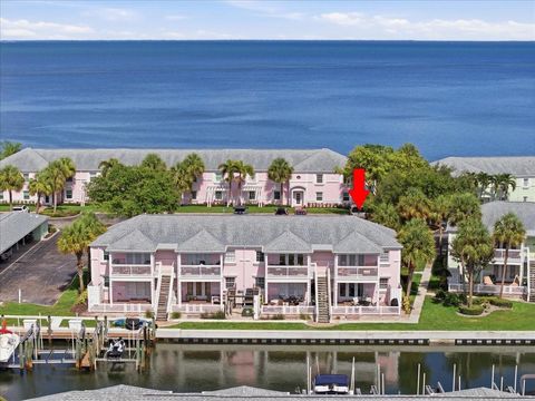 Property photo of 4843 Coquina Key Drive Se A, St Petersburg, FL 33705