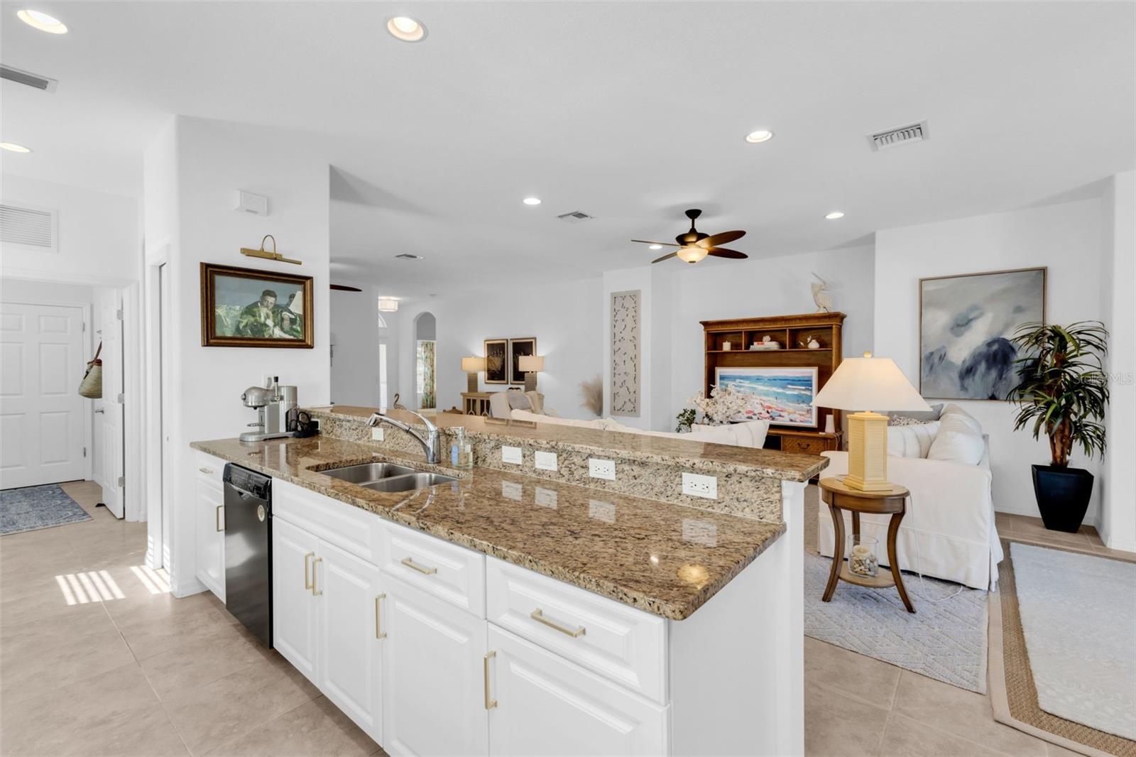 ROTONDA LAKES - Residential