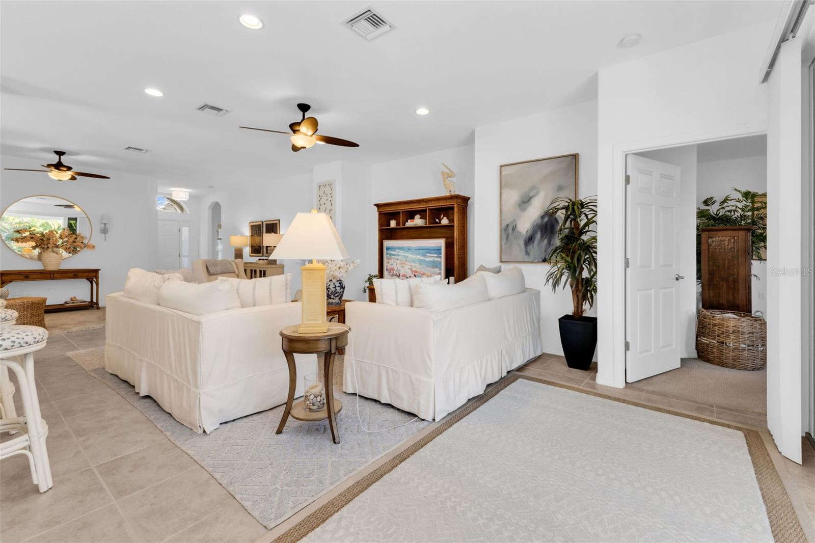 ROTONDA LAKES - Residential