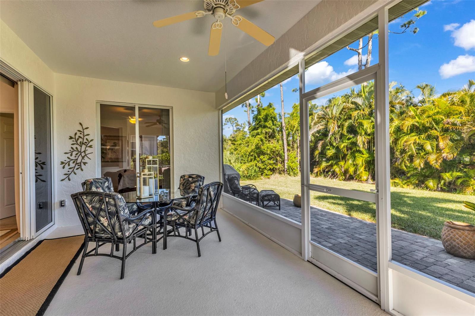 ROTONDA LAKES - Residential