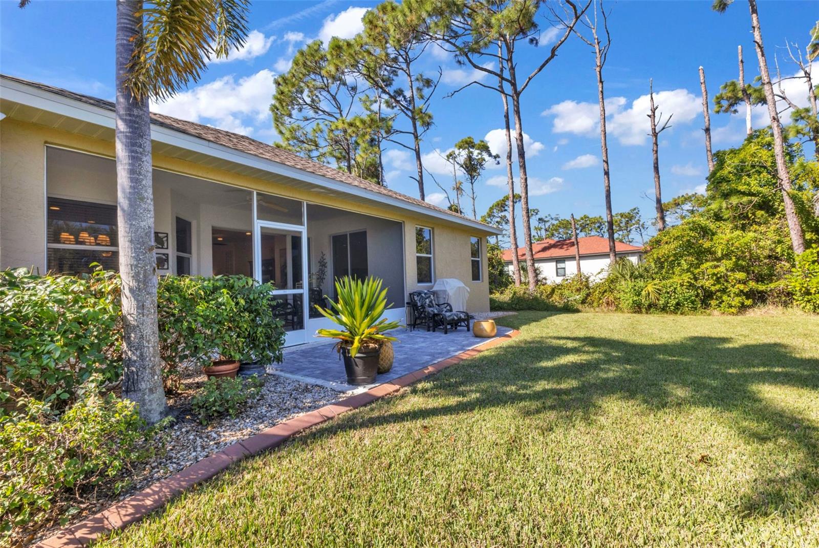 ROTONDA LAKES - Residential