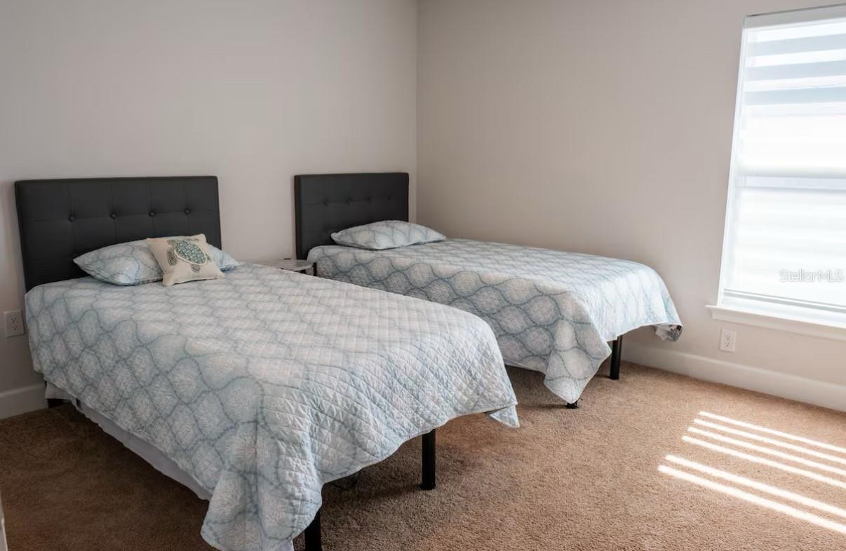 SOUTH VENICE - Residential Lease