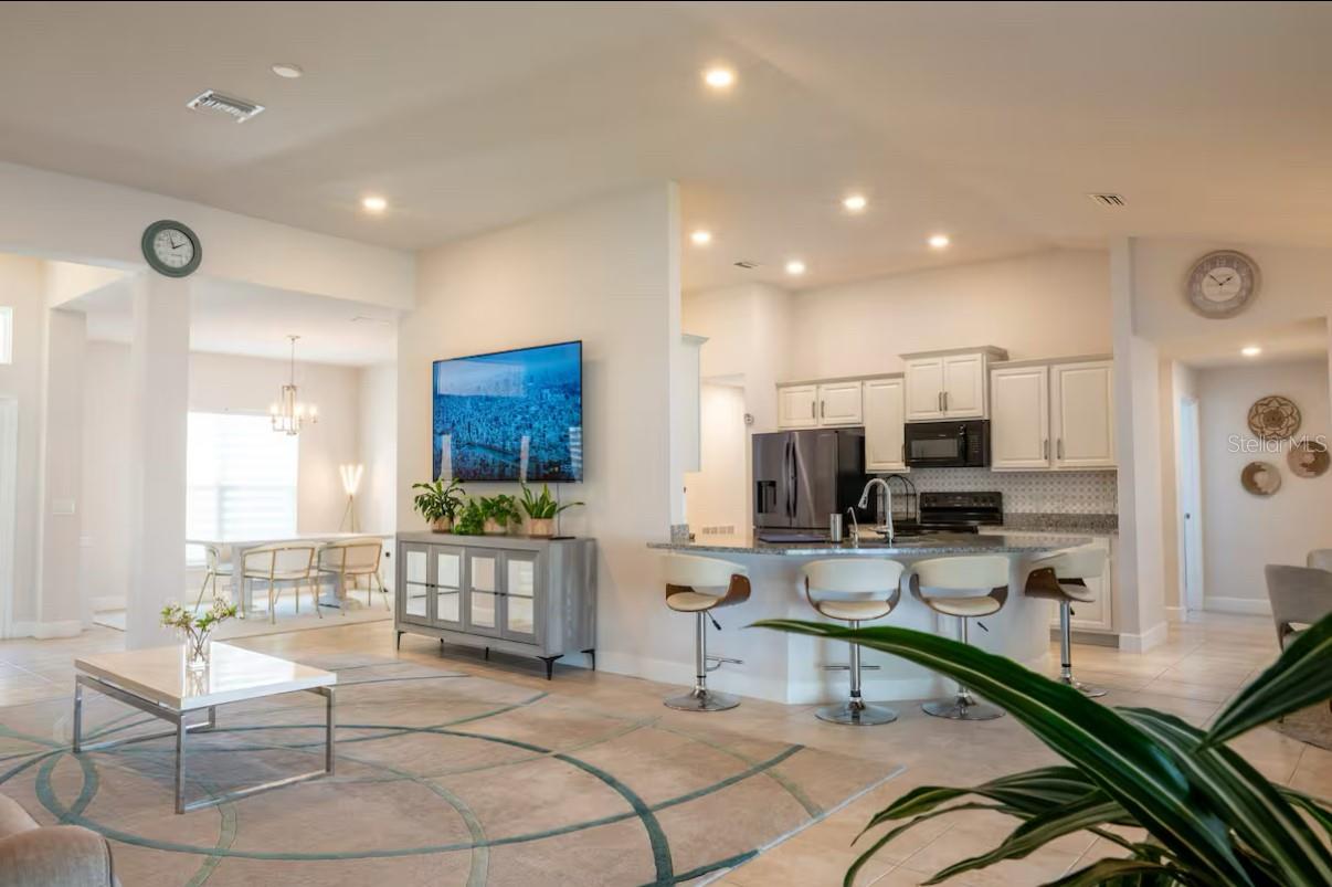 SOUTH VENICE - Residential Lease
