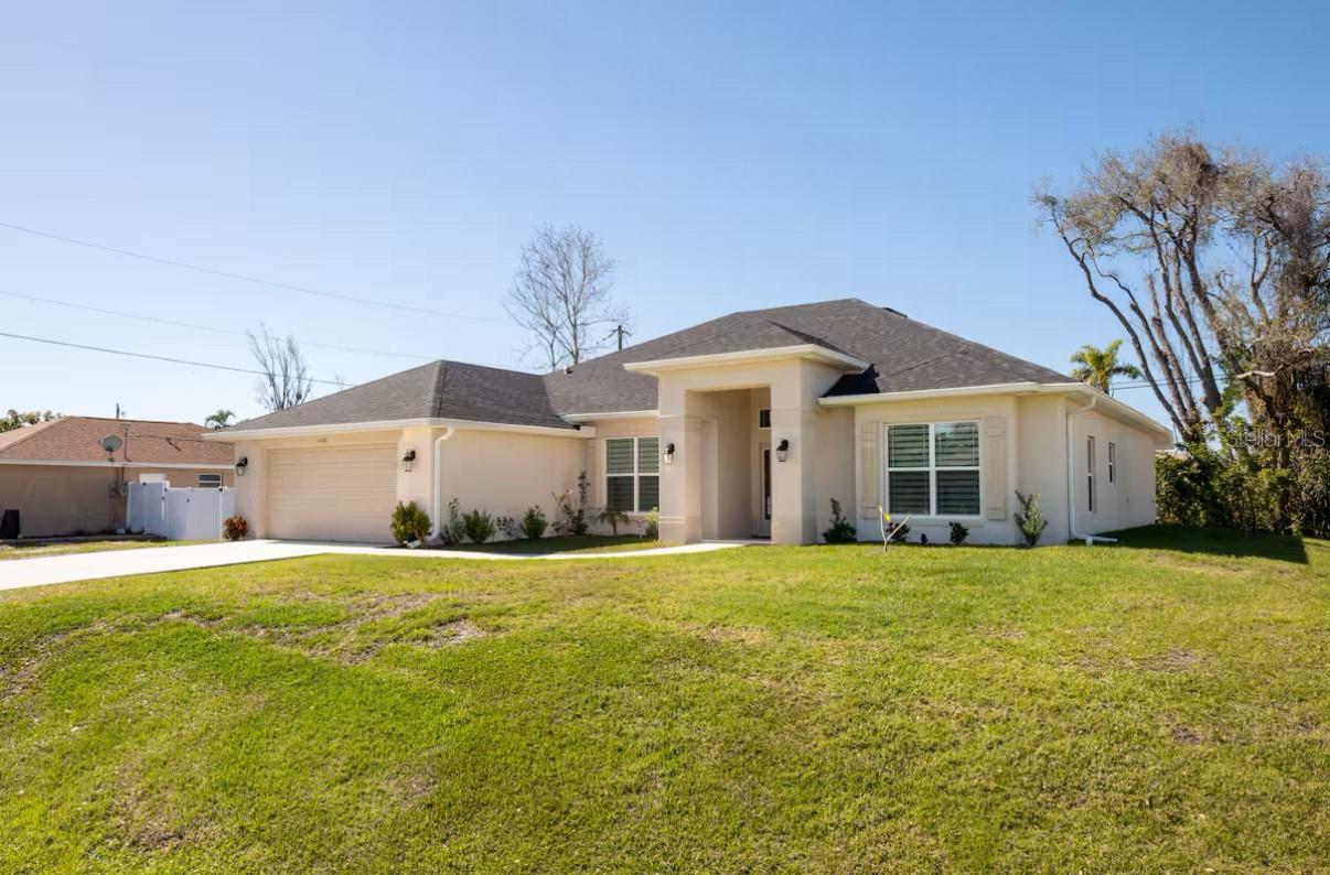 SOUTH VENICE - Residential Lease