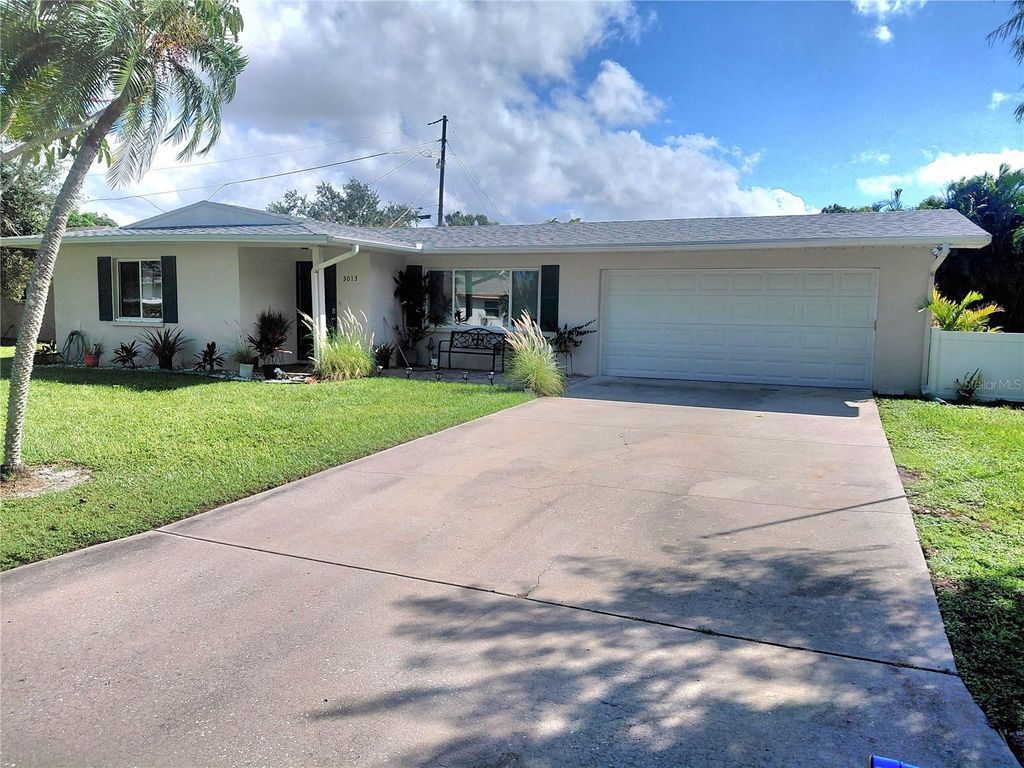 Photo of 3013 Yarmouth Drive W, Bradenton, FL 34205 (MLS # A4668357)