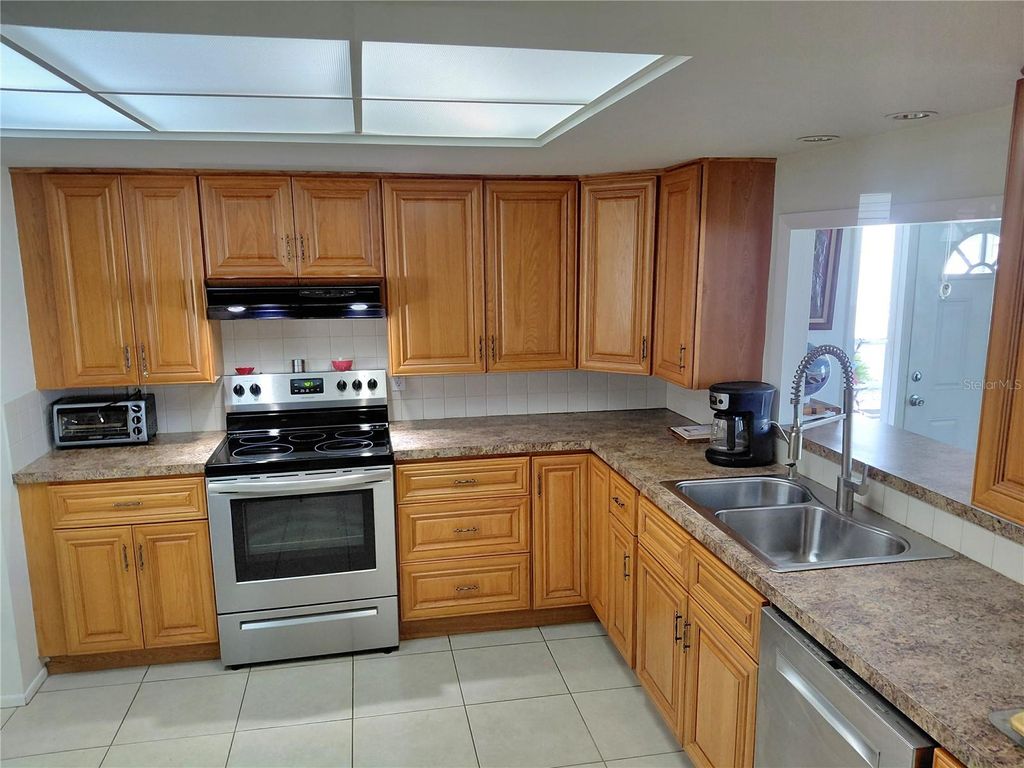 Photo of 3013 Yarmouth Drive W, Bradenton, FL 34205 (MLS # A4668357)