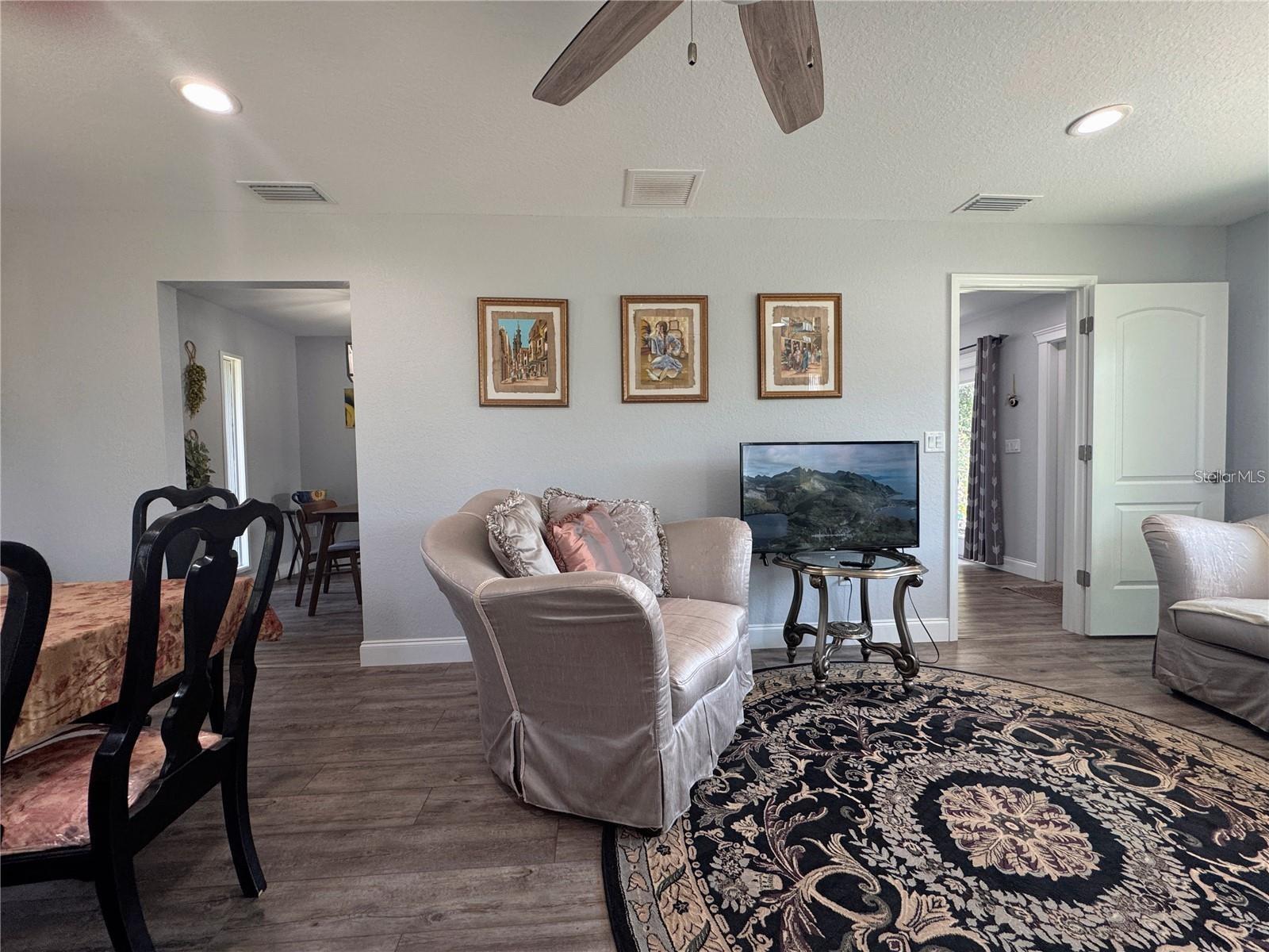 TRIANGLE HEIGHTS - Residential