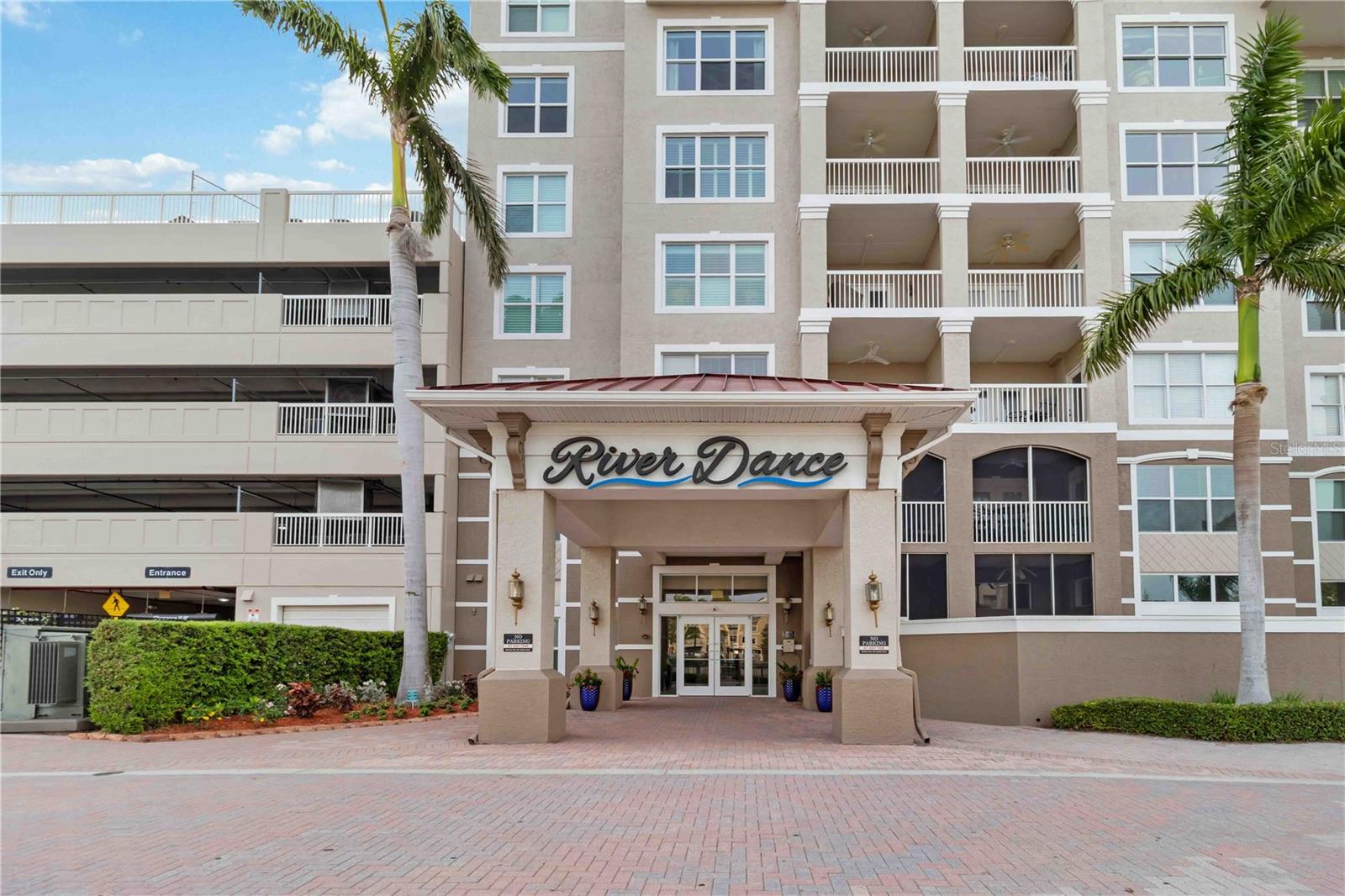 RIVER DANCE - Residential