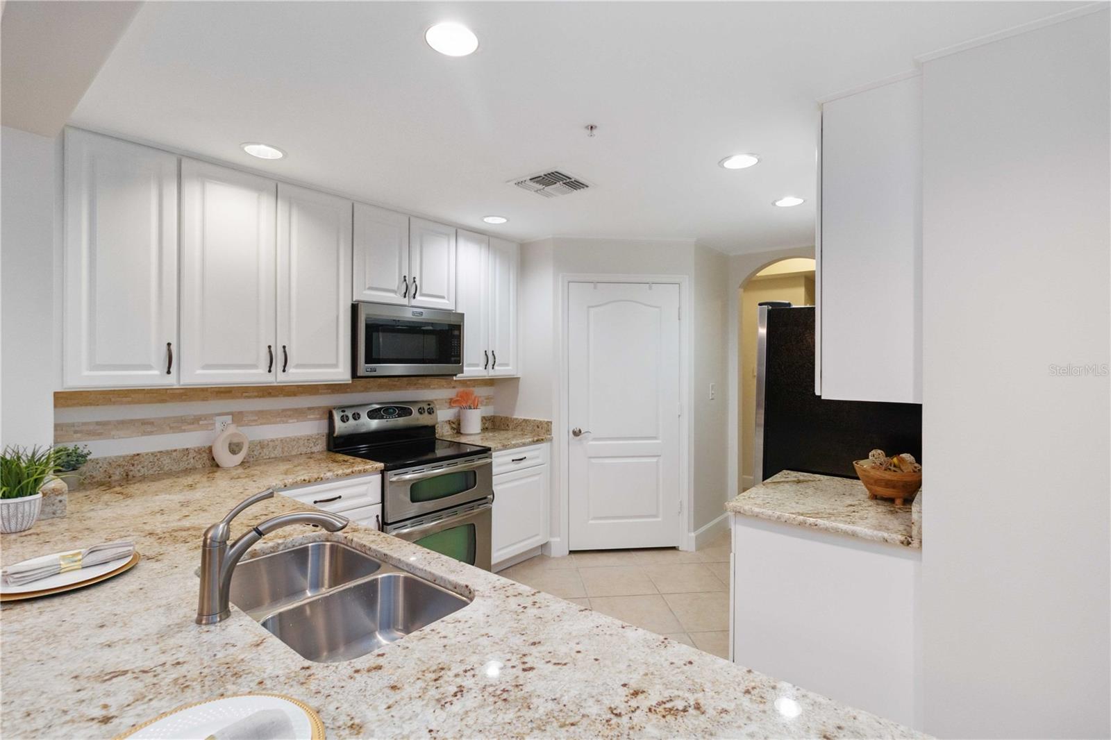 RIVER DANCE - Residential