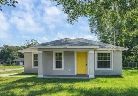 Photo of 523 Carroll Avenue, Lakeland, FL 33815 (MLS # L4958458)