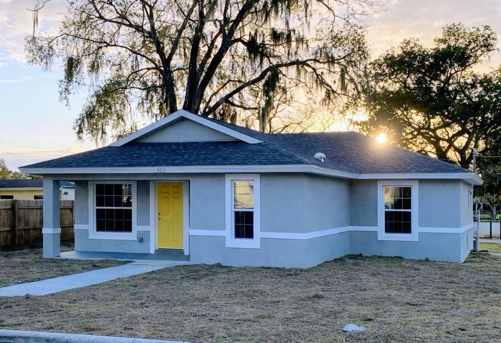 Photo of 523 Carroll Avenue, Lakeland, FL 33815 (MLS # L4958458)