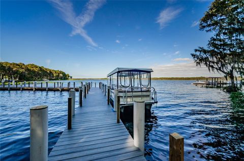 A home in PALM HARBOR