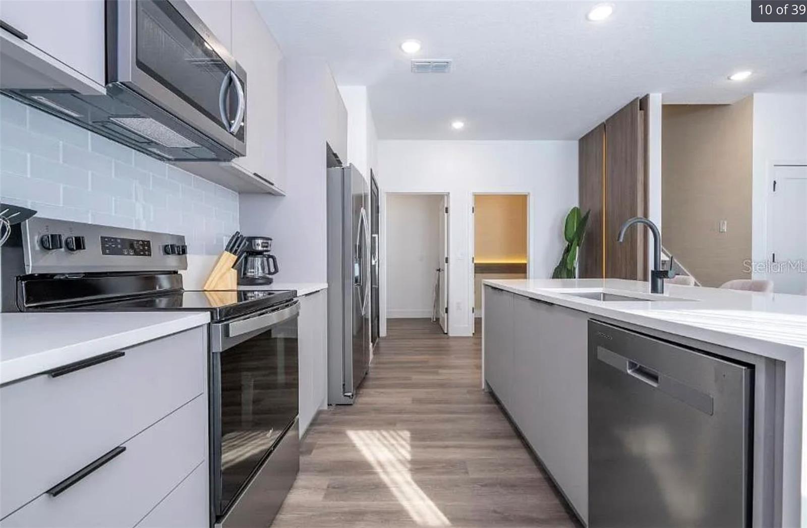 WESTSIDE CAY - Residential Lease