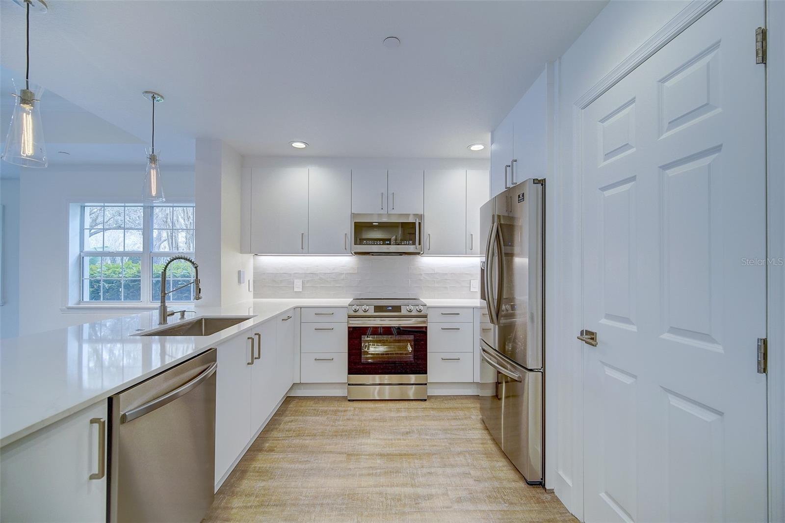 VILLAS AT REUNION SQUARE CONDO PH 4 - Residential