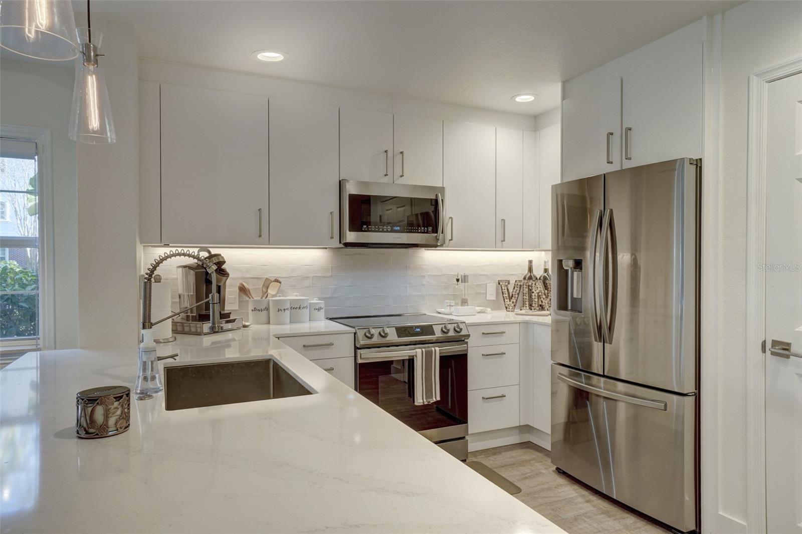 VILLAS AT REUNION SQUARE CONDO PH 4 - Residential