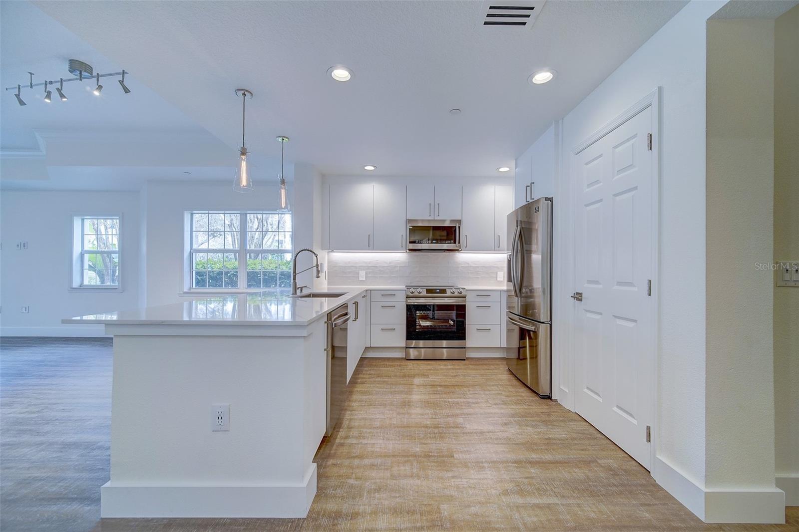 VILLAS AT REUNION SQUARE CONDO PH 4 - Residential