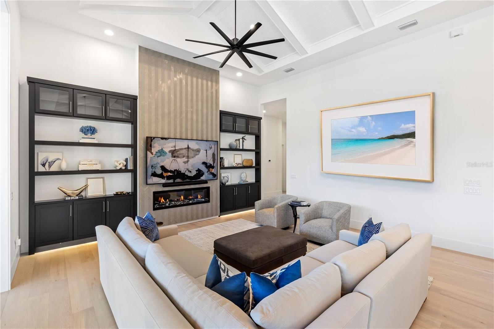 POINSETTIA PARK 2 - Residential