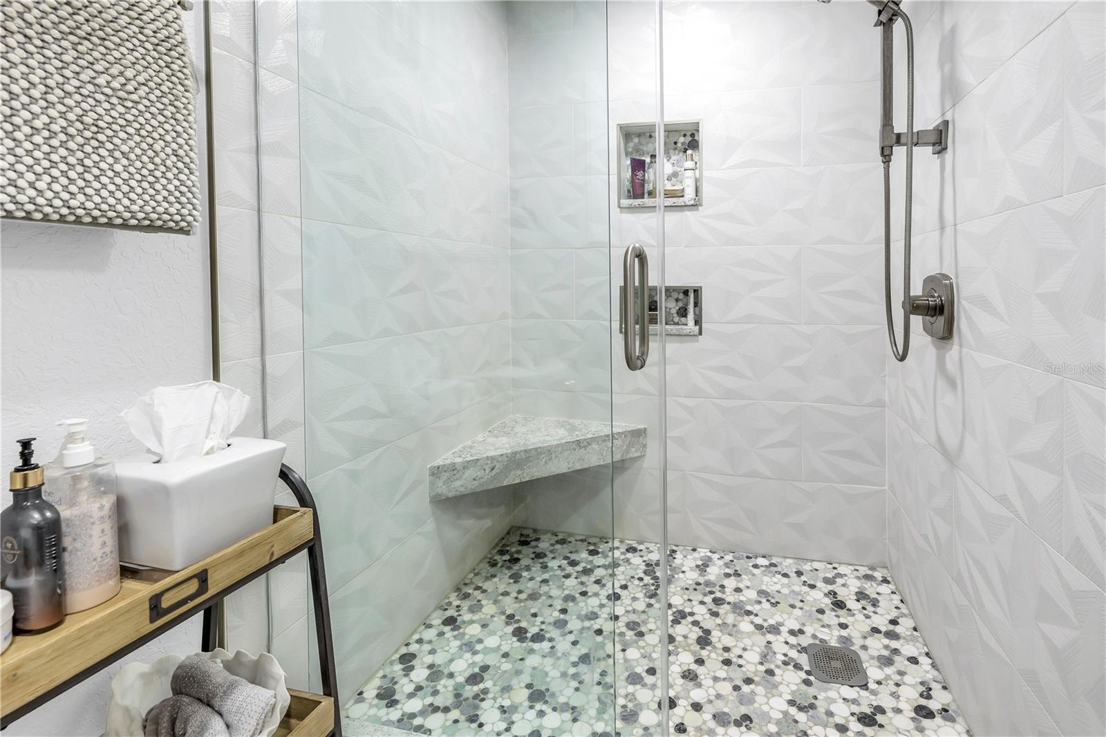 NIBROC CONDO - Residential