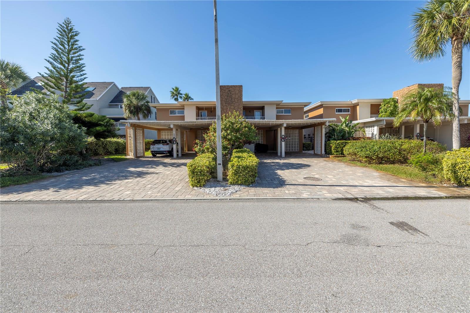 NIBROC CONDO - Residential