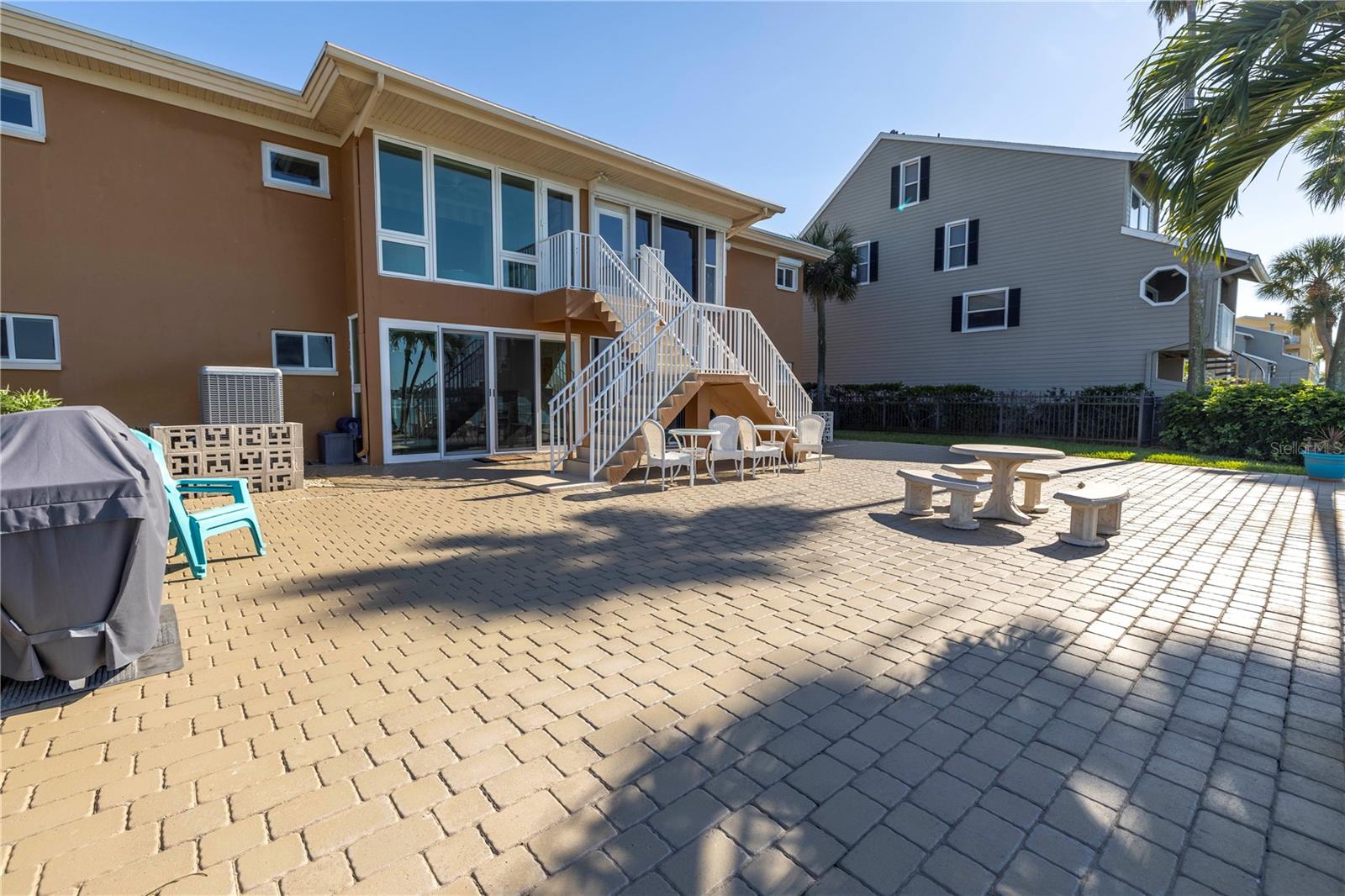 NIBROC CONDO - Residential