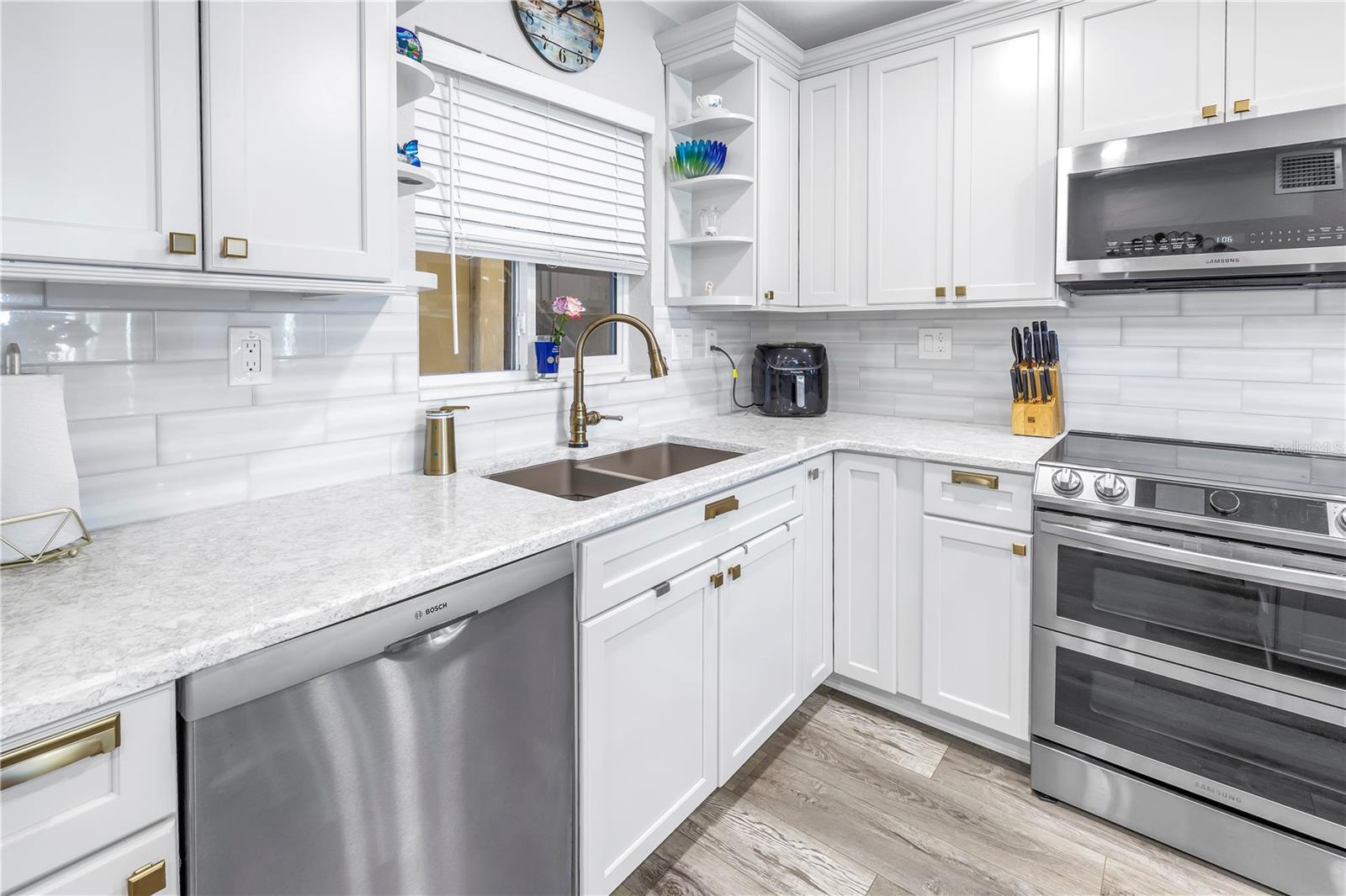 NIBROC CONDO - Residential