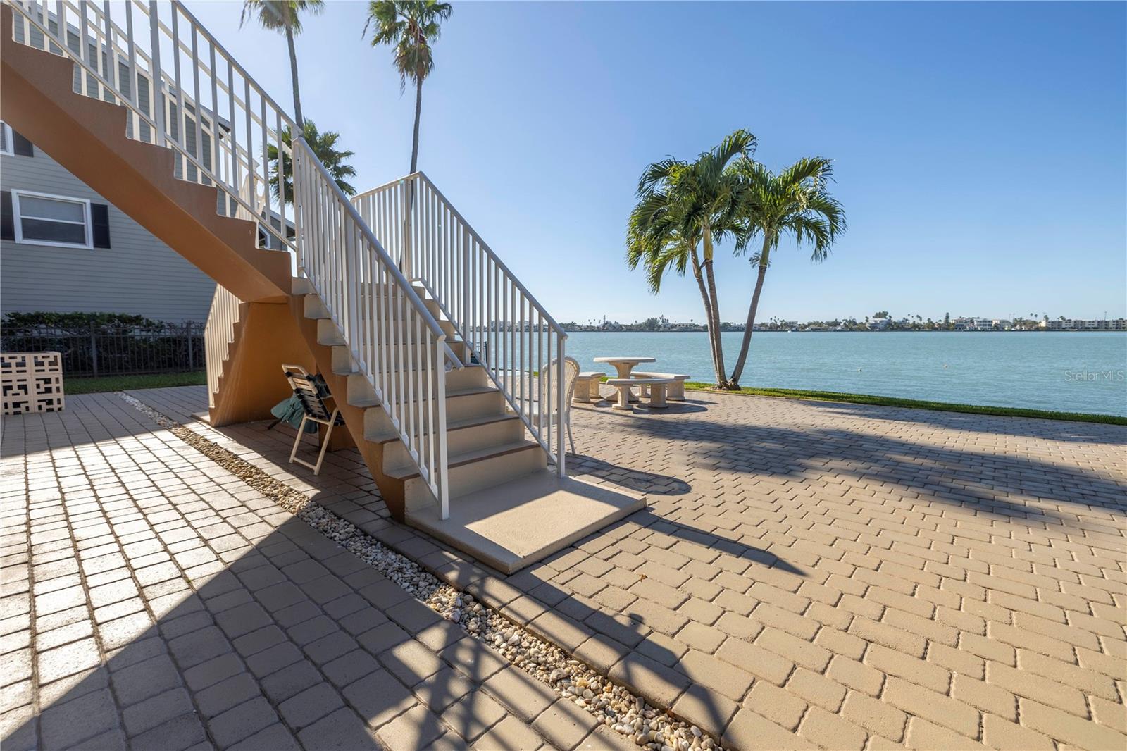 NIBROC CONDO - Residential