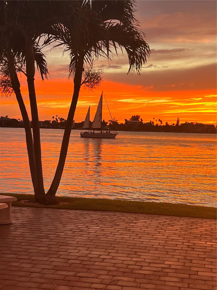 NIBROC CONDO - Residential