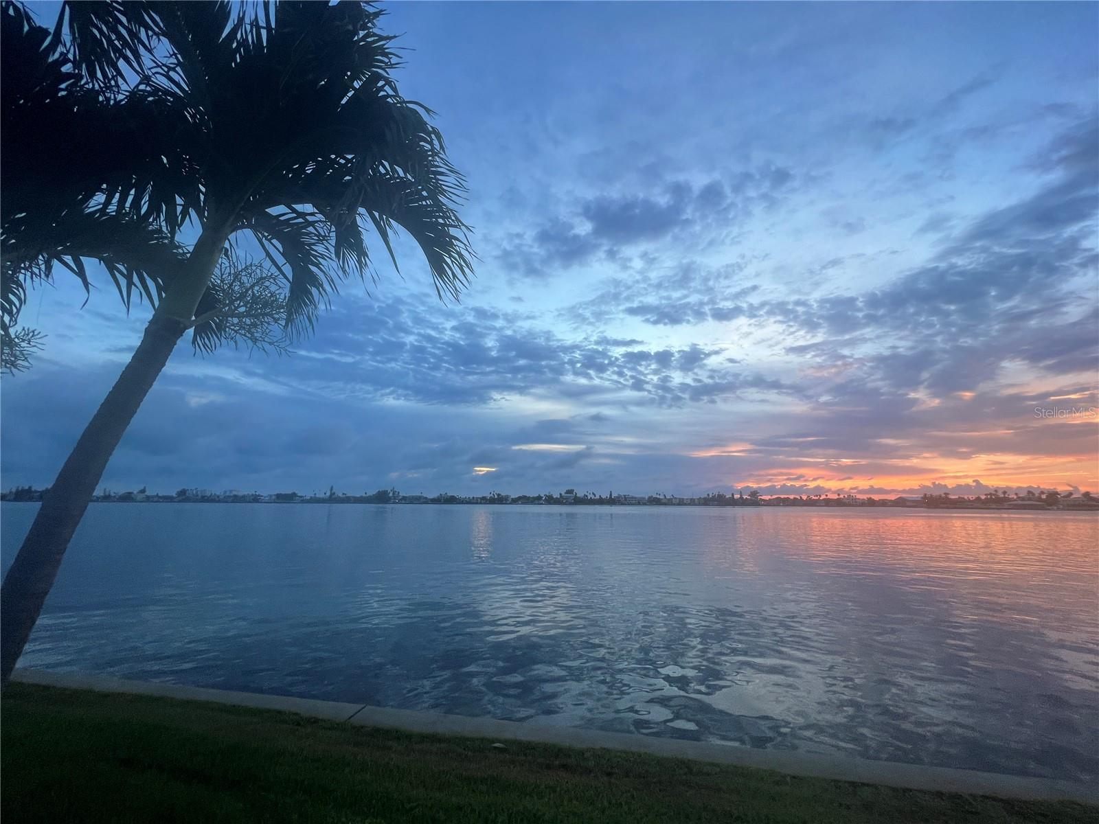 NIBROC CONDO - Residential