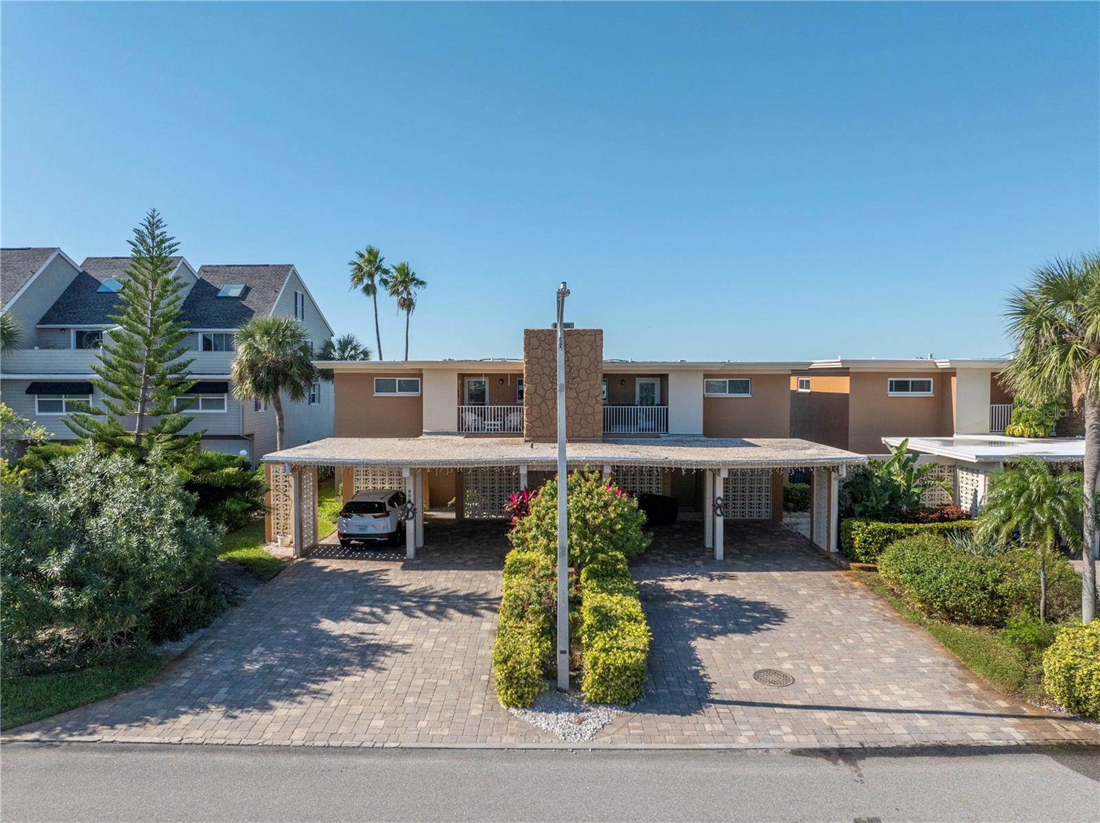 NIBROC CONDO - Residential