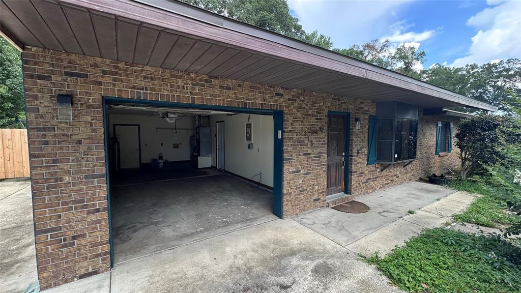 Photo of 3315 NE 31st Avenue, Ocala, FL 34479 (MLS # OM728906)