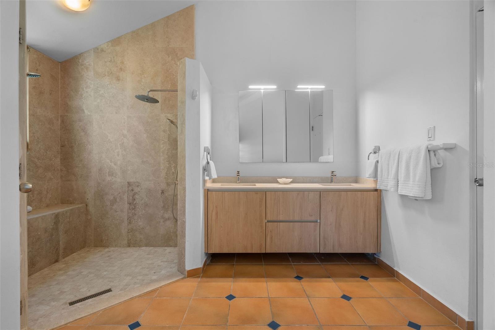 DORADO REEF - Residential Lease