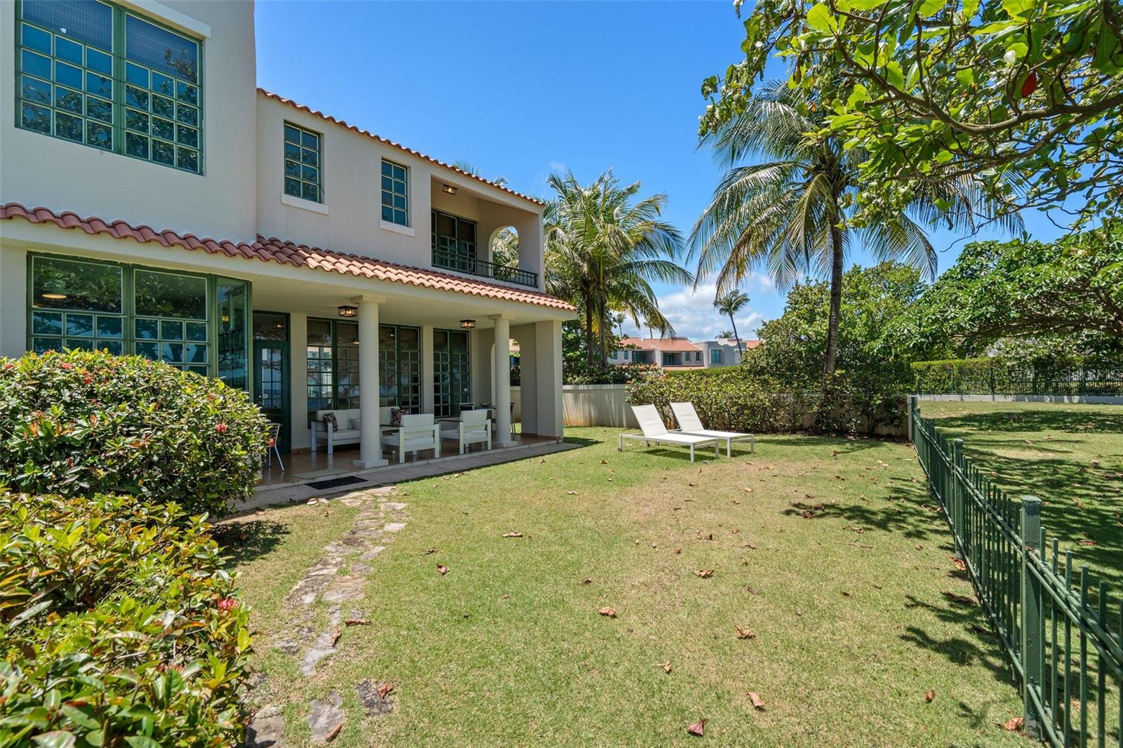 DORADO REEF - Residential Lease