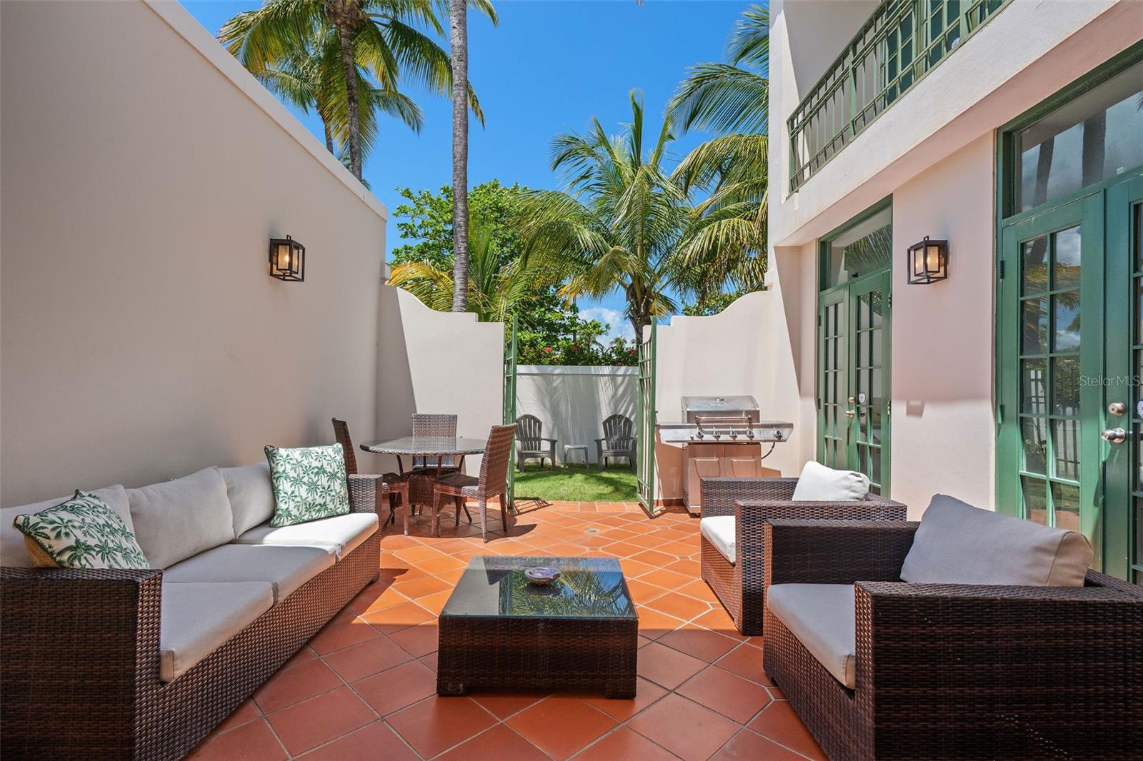DORADO REEF - Residential Lease