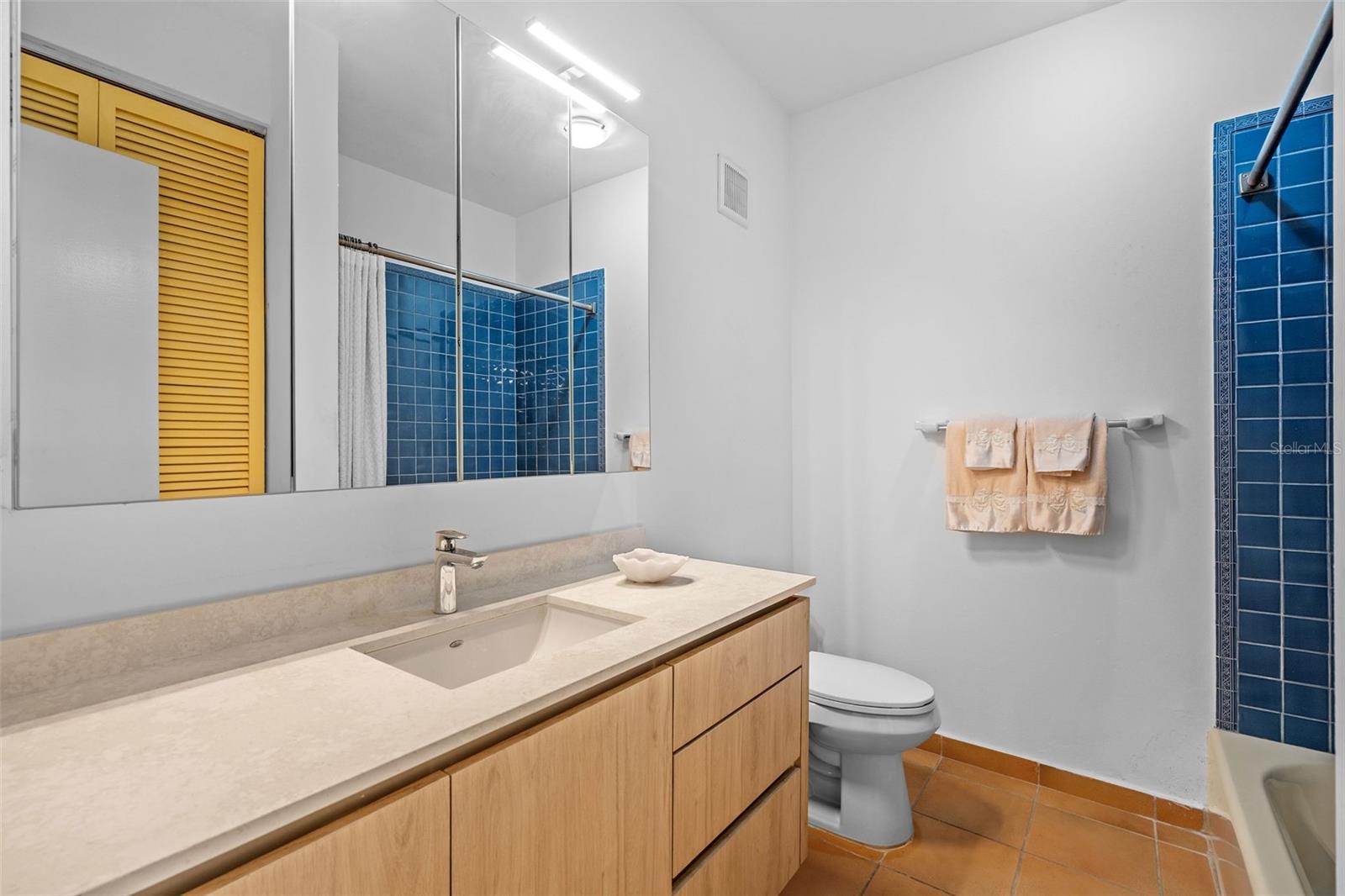 DORADO REEF - Residential Lease