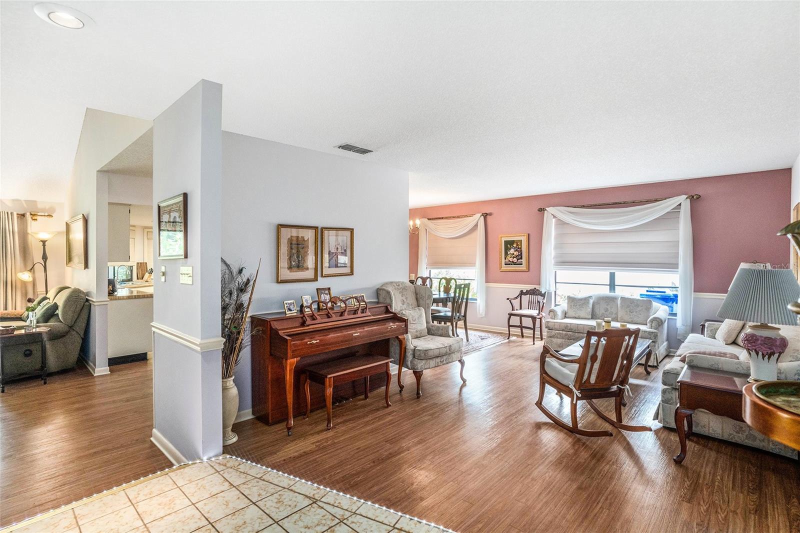 HUNTERS LAKE - Residential