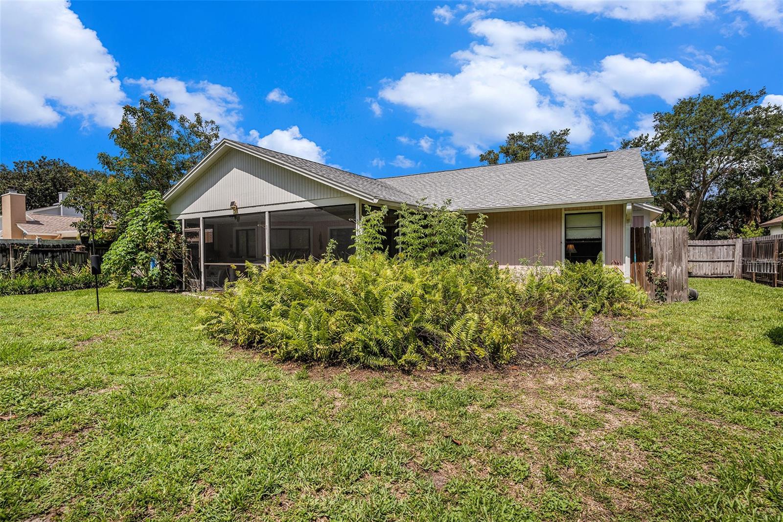 HUNTERS LAKE - Residential