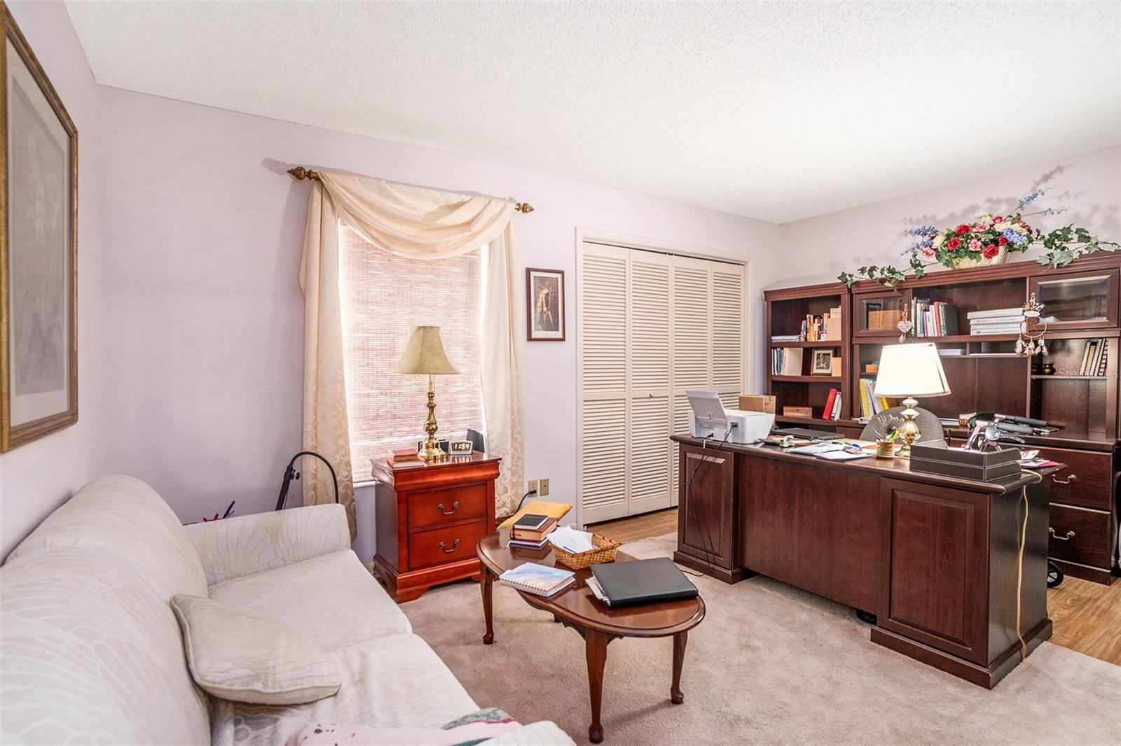 HUNTERS LAKE - Residential