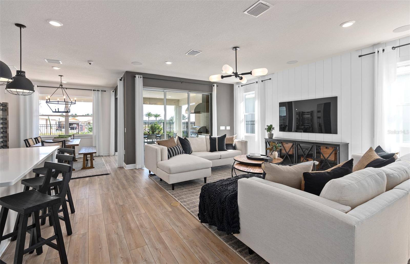 DEL WEBB OASIS - Residential