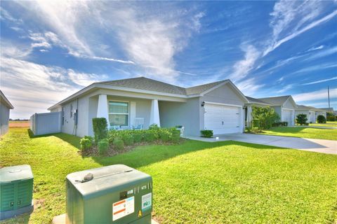 A home in AUBURNDALE