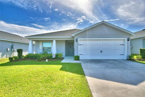 A home in AUBURNDALE