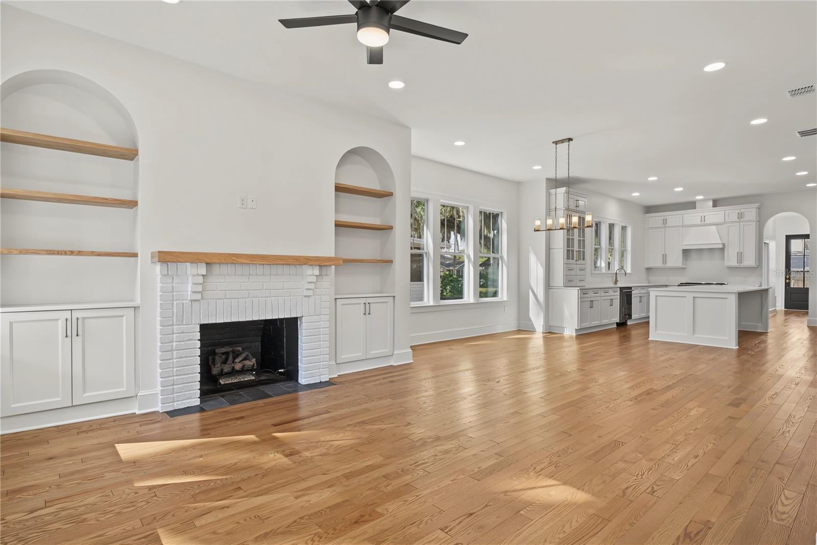 206 N HIGHLAND AVENUE