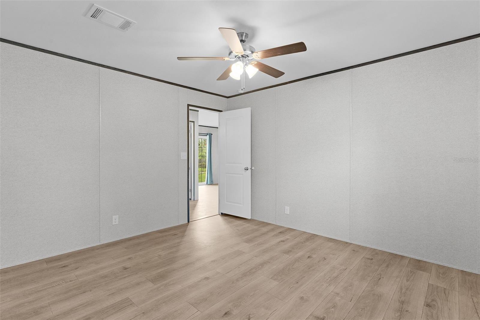 ROYAL OAKS RETREATS - Residential