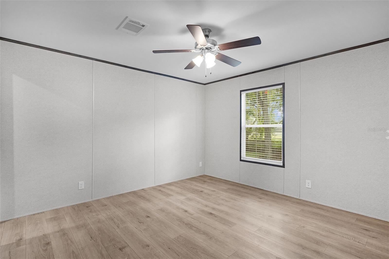 ROYAL OAKS RETREATS - Residential