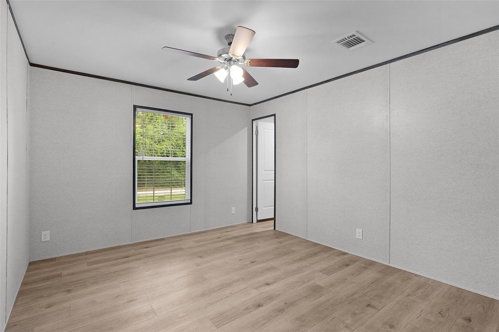 ROYAL OAKS RETREATS - Residential