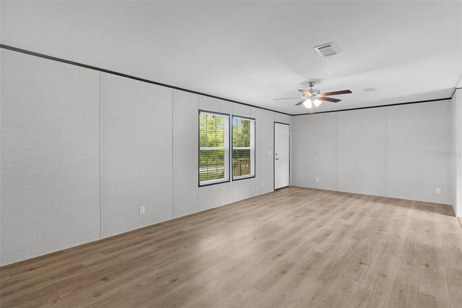 ROYAL OAKS RETREATS - Residential