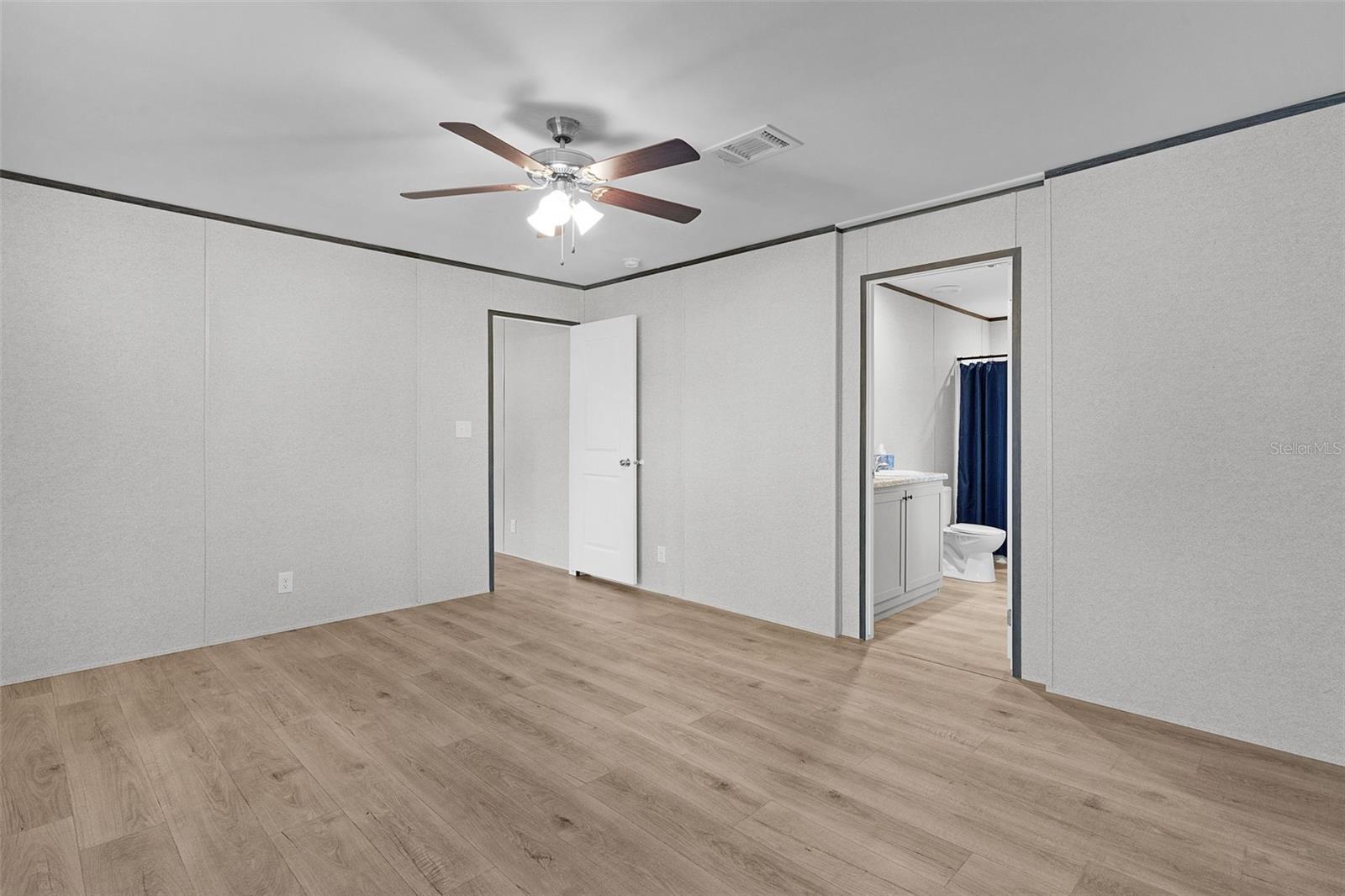 ROYAL OAKS RETREATS - Residential