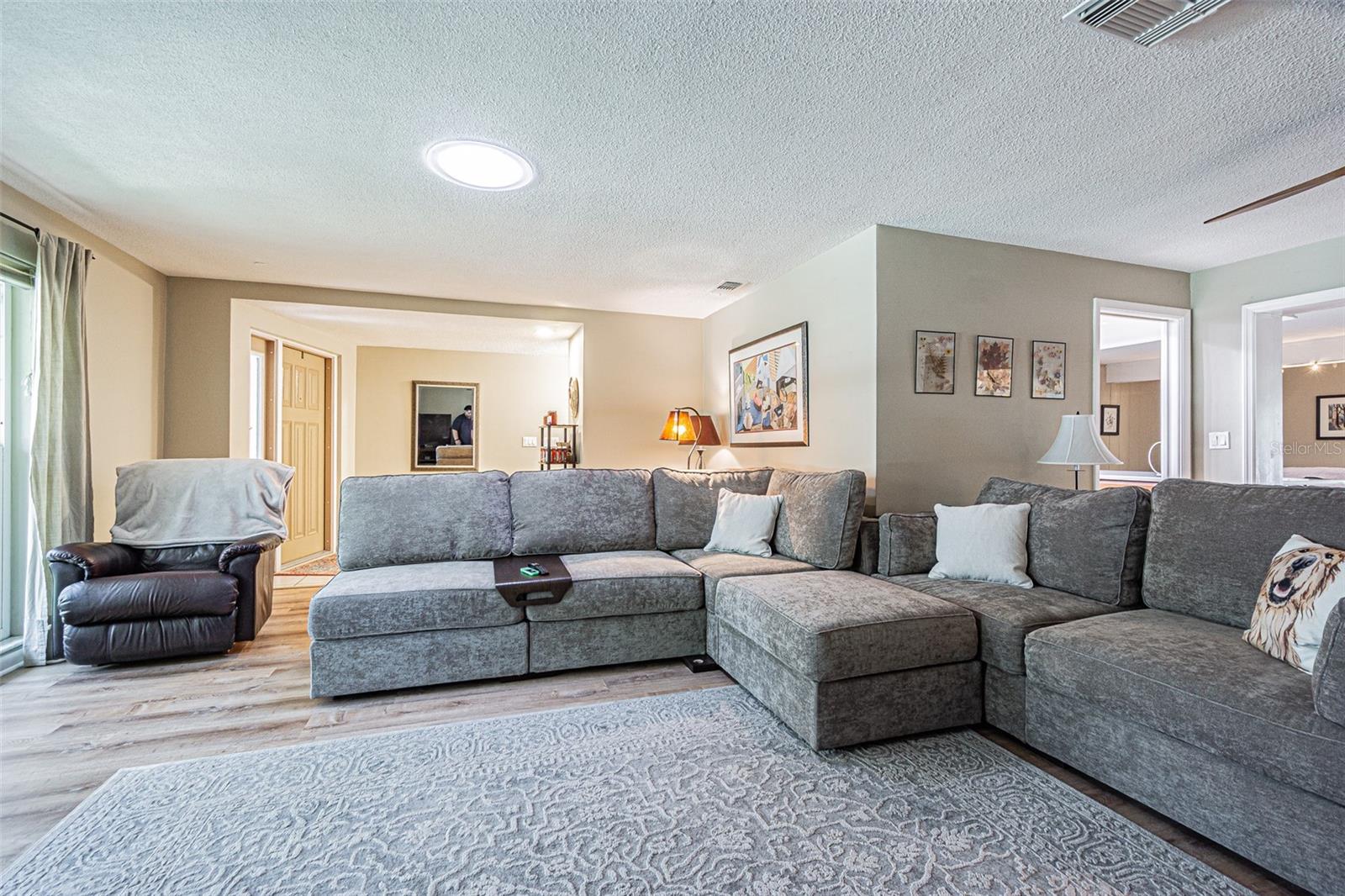 SPANISH OAKS - Residential